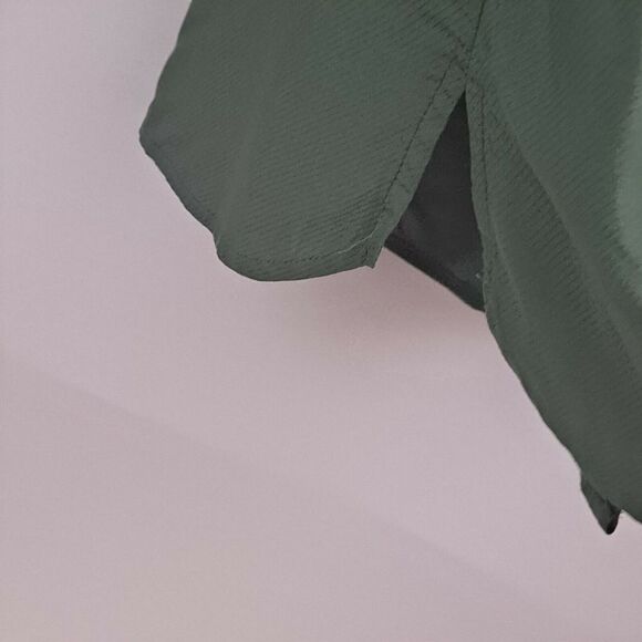 Ladies button front Blouse NWT - Picture 12 of 12